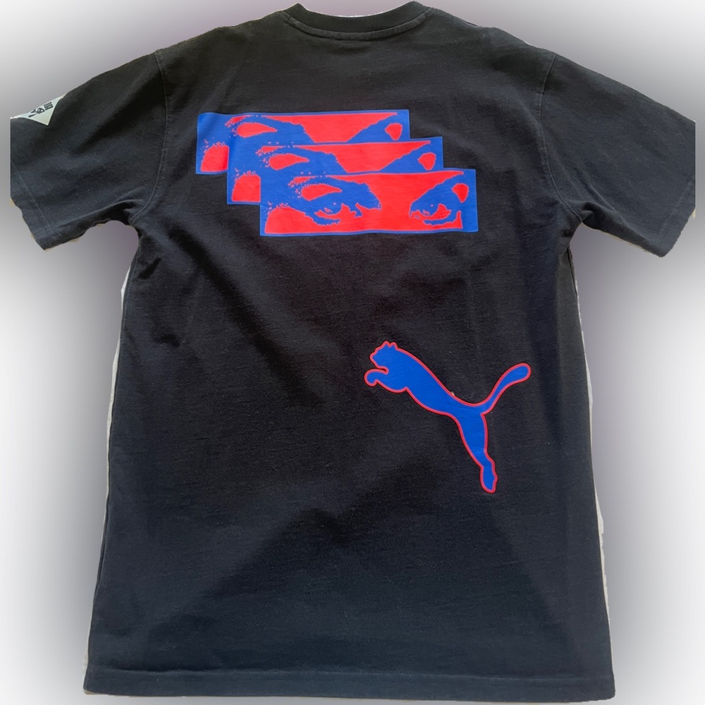 perks and mini puma size small men's graphic tee